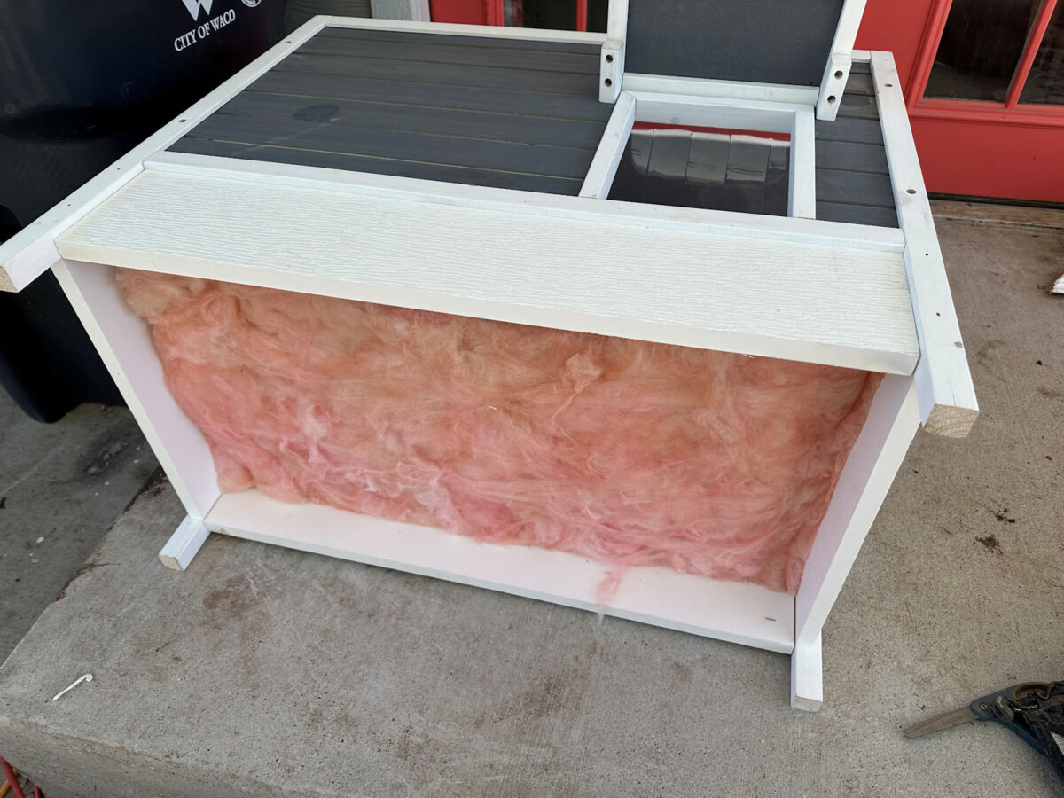 How I insulated a feral cat house for winter